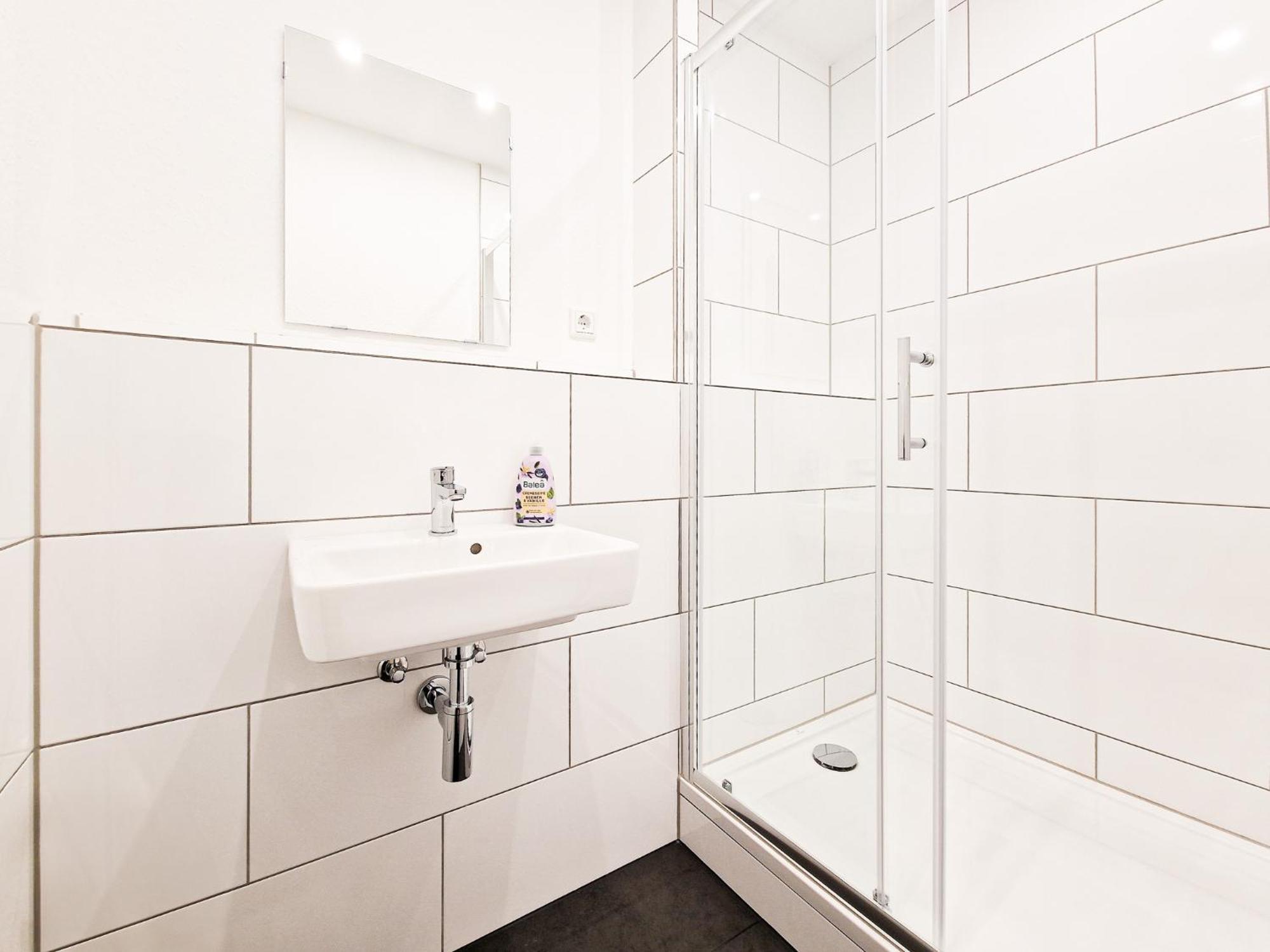 Raj Living - City Center Apartments With 5 Rooms - 10 Min Messe Dus Dusseldorf Luaran gambar
