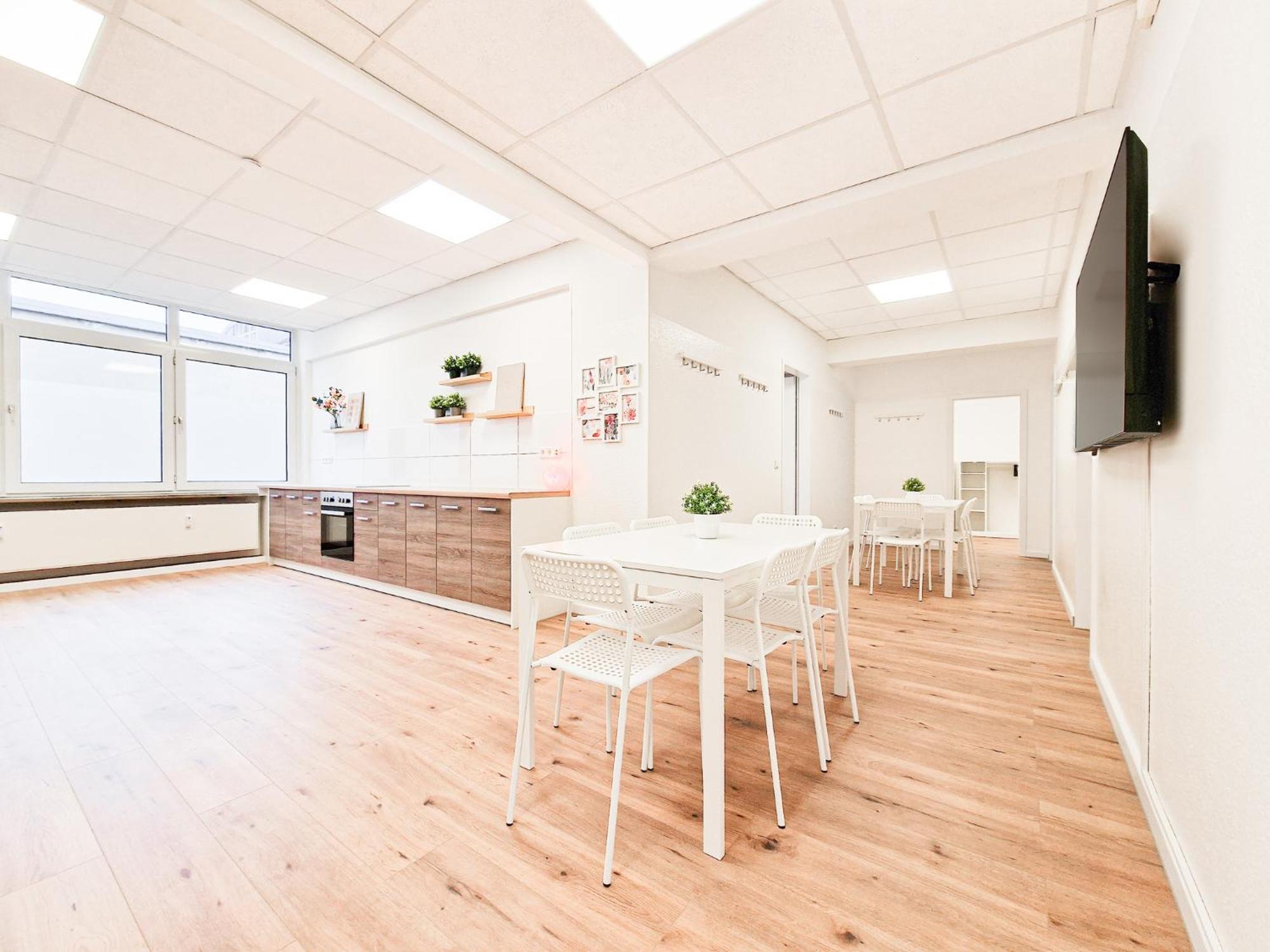 Raj Living - City Center Apartments With 5 Rooms - 10 Min Messe Dus Dusseldorf Luaran gambar