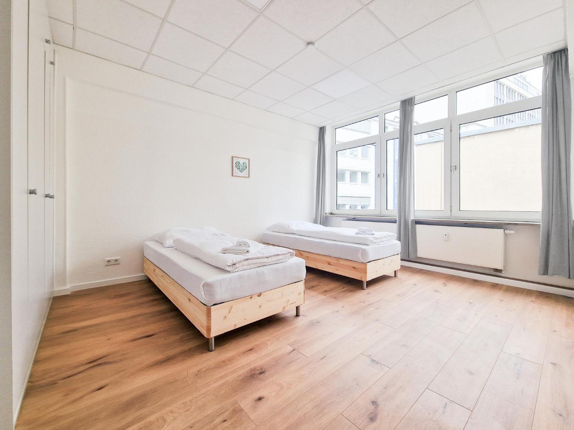 Raj Living - City Center Apartments With 5 Rooms - 10 Min Messe Dus Dusseldorf Luaran gambar